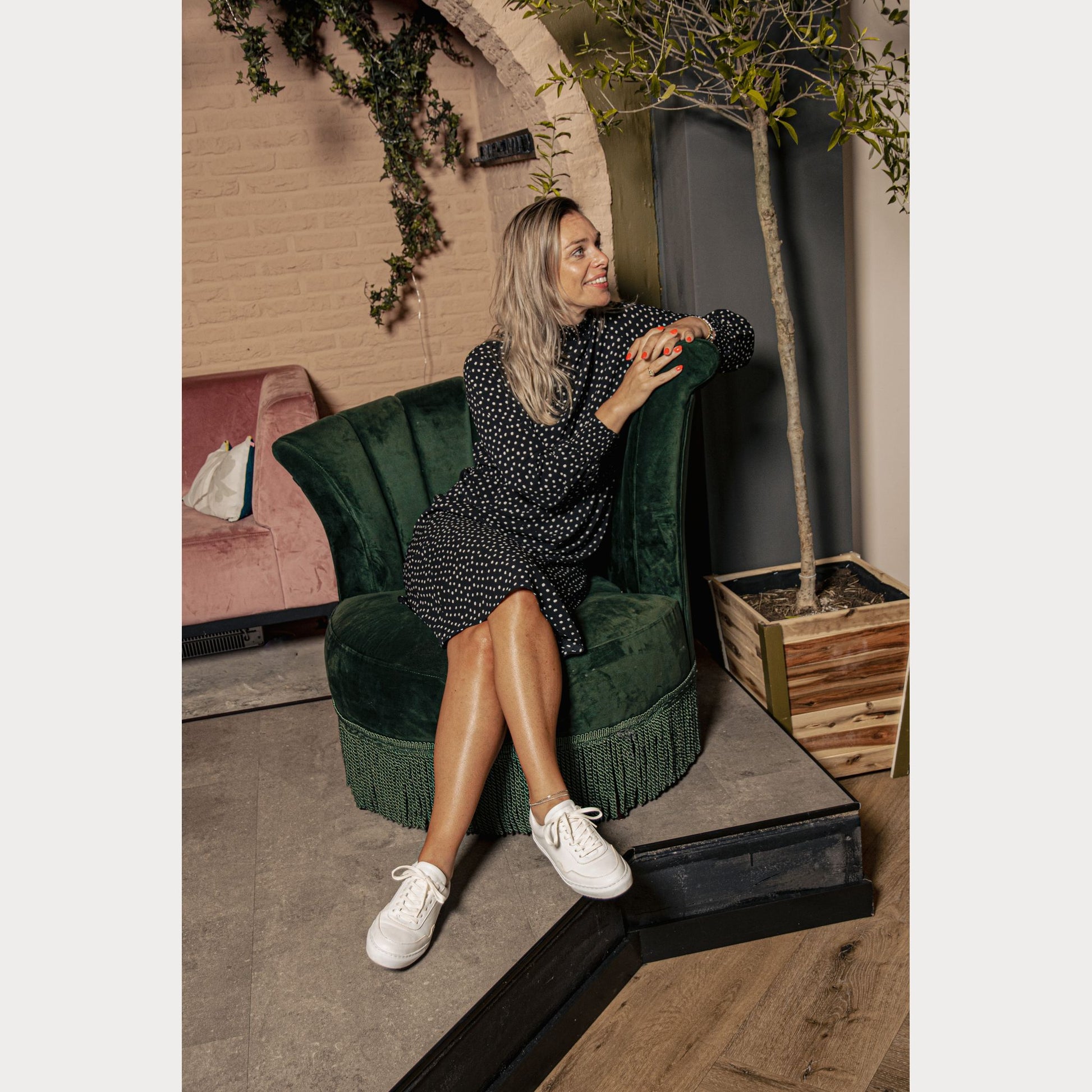 Cleane, modieuze sneakers, voor mannen en vrouwen. Lokaal geproduceerd met duurzame materialen en productie methoden. Maatschappelijke en sociale impact