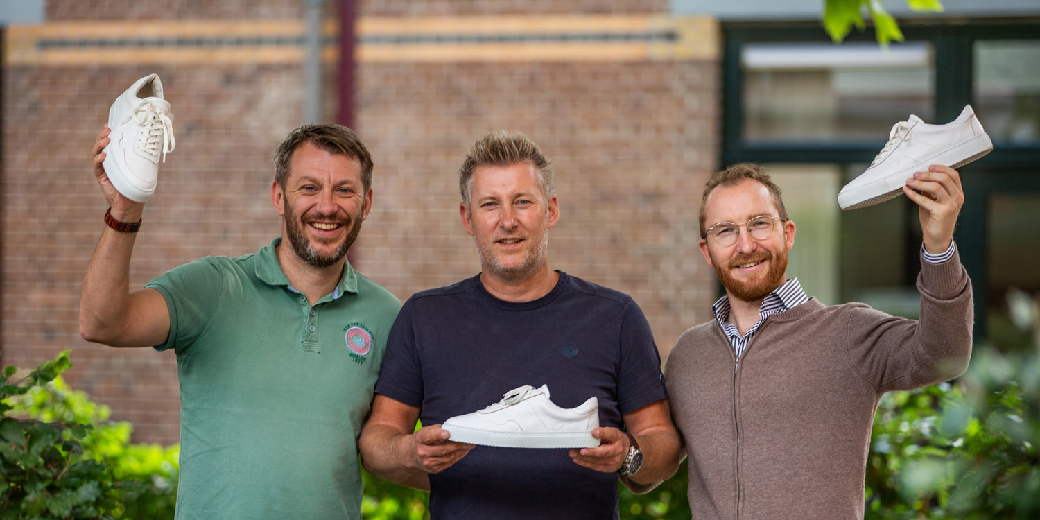 Cleane, modieuze sneakers, voor mannen en vrouwen. Lokaal geproduceerd met duurzame materialen en productie methoden. Maatschappelijke en sociale impact
