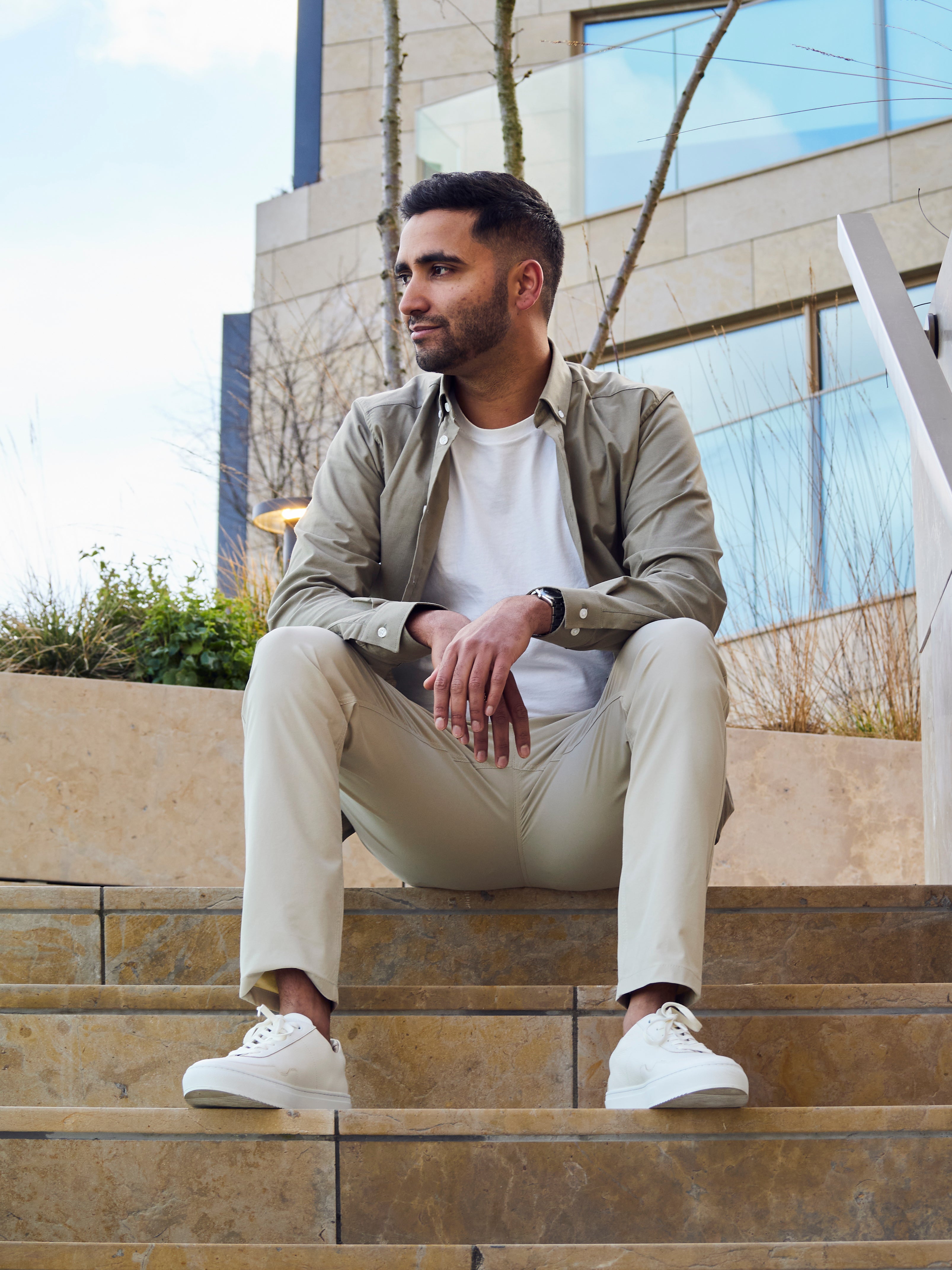 Cleane, modieuze duurzame sneakers, voor mannen en vrouwen. Lokale productie in Nederland met duurzame materialen en productie methoden. Maatschappelijke en sociale impact