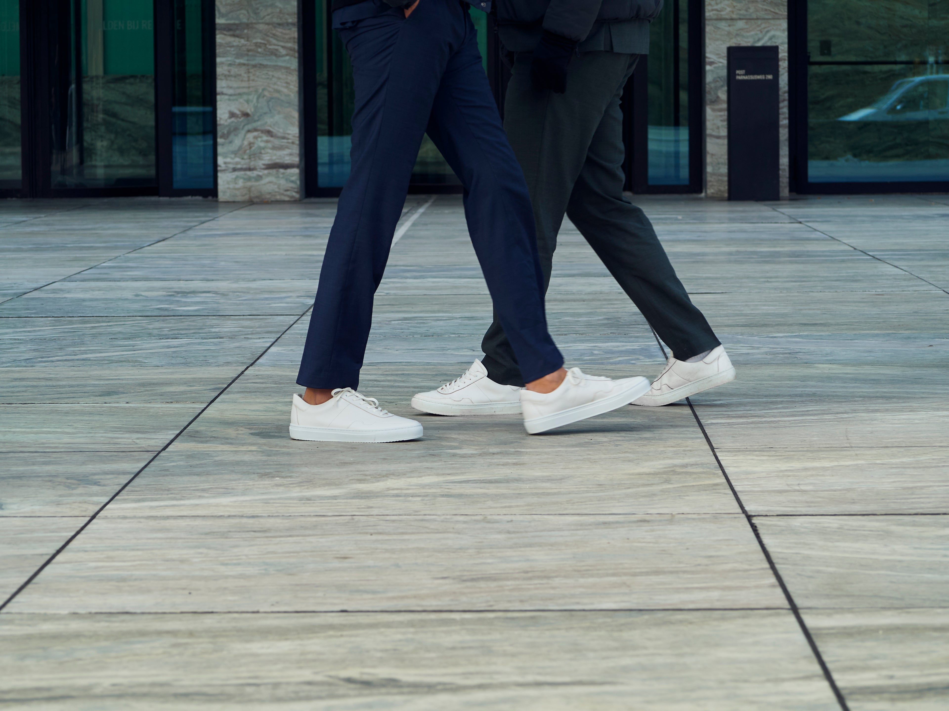 Cleane, modieuze duurzame sneakers, voor mannen en vrouwen. Lokale productie in Nederland met duurzame materialen en productie methoden. Maatschappelijke en sociale impact