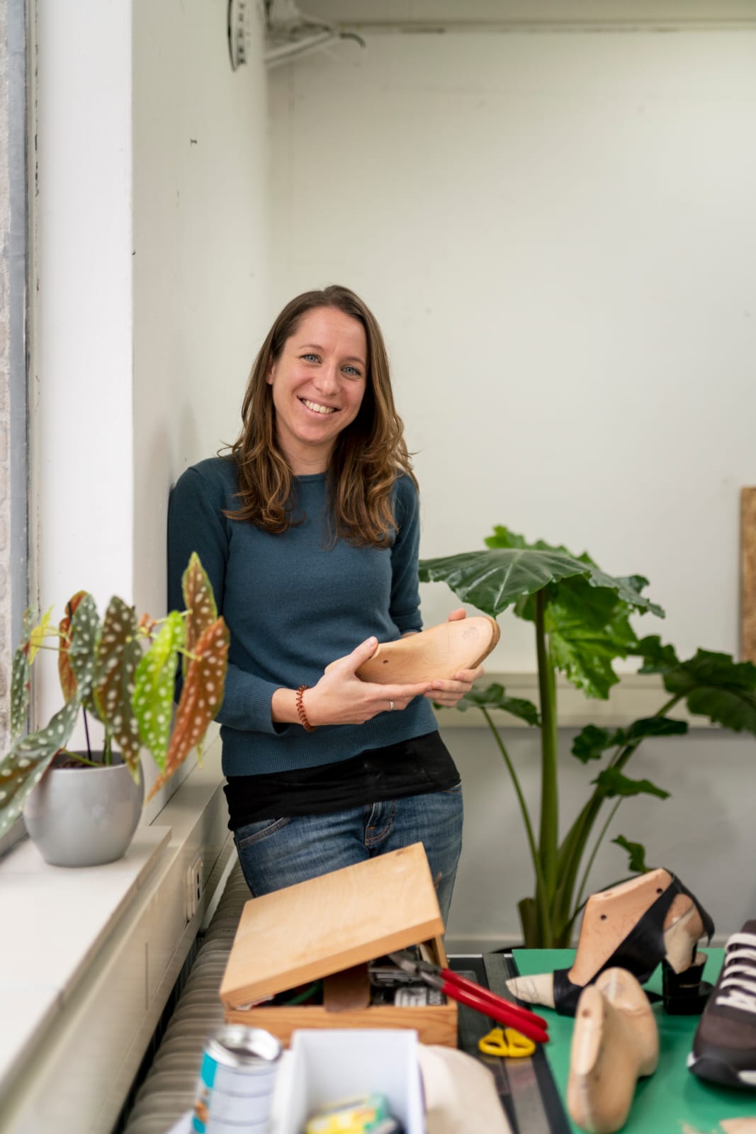 Cleane, modieuze sneakers, voor mannen en vrouwen. Lokaal geproduceerd met duurzame materialen en productie methoden. Maatschappelijke en sociale impact